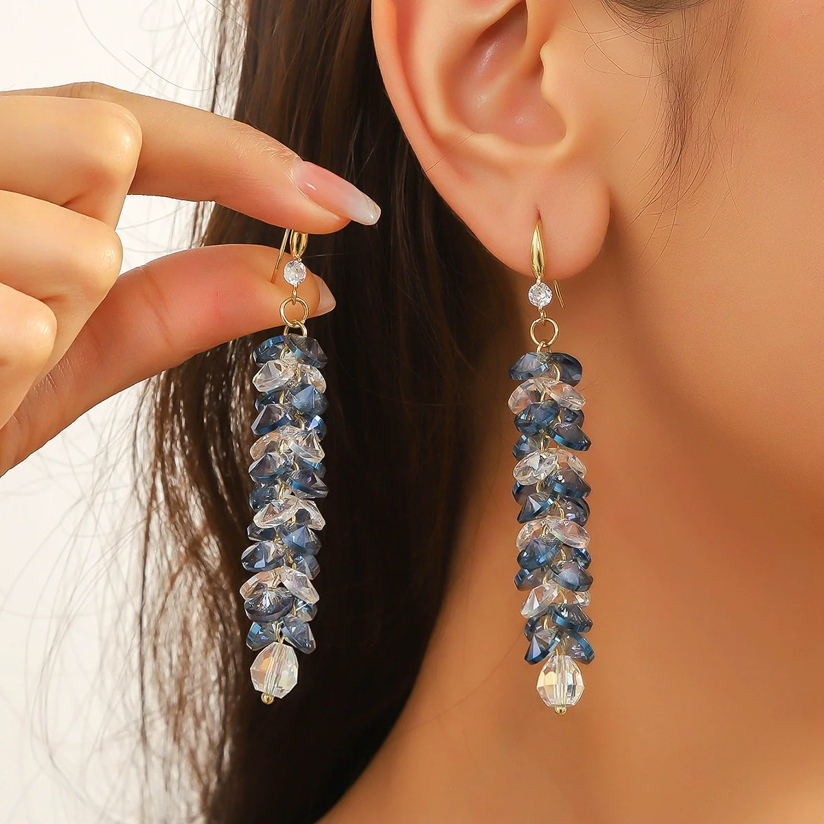 Women's Exquisite Artificial Crystal Earrings With Geometric Pattern In Light Luxury Style - Image 2