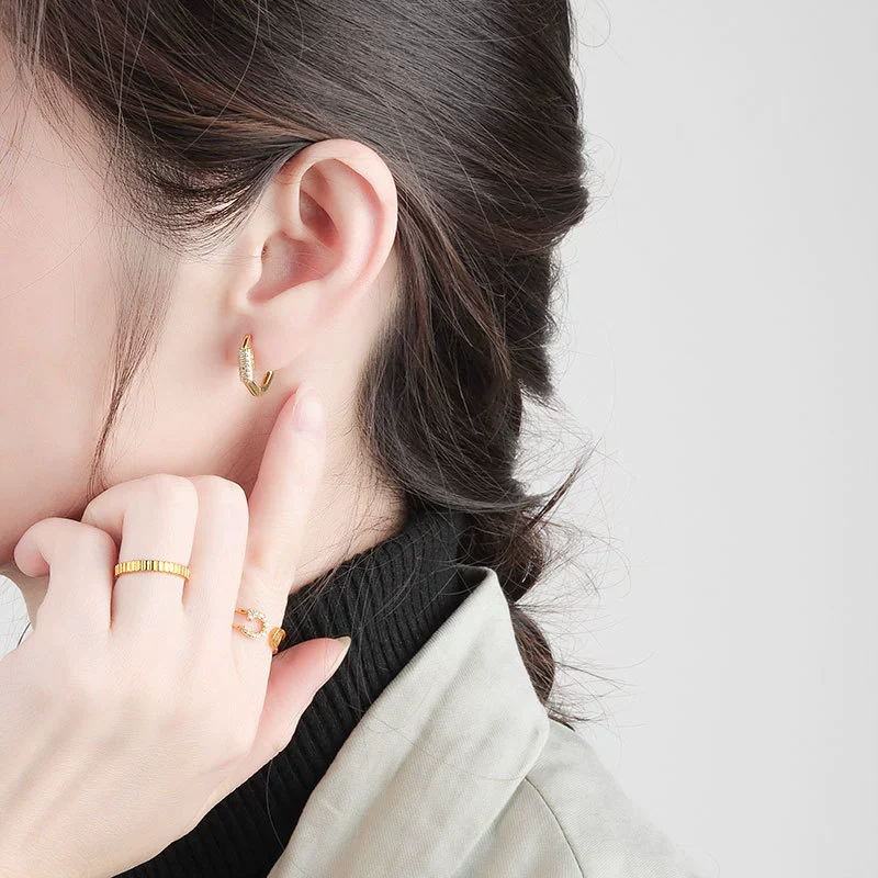 Women's Fashion Geometric 925 Silver Ring And Earrings With Electroplating Treatment - Image 3