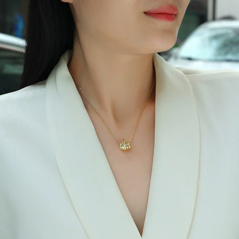 Women's Fashion Light Luxury S925 Silver Snake Bone Chain Moissanite Geometric Clavicle Necklace Set With Diamonds - Image 2