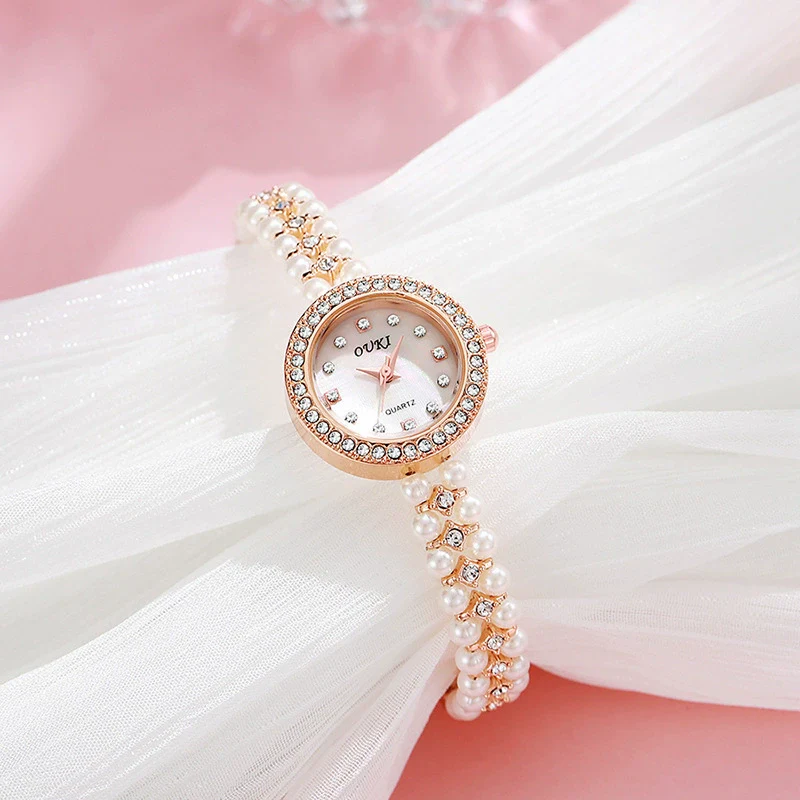 Women's Fashion Metal Alloy Stainless Steel Pearl Chain Round Dial Fritillary Pattern Watch - Image 3