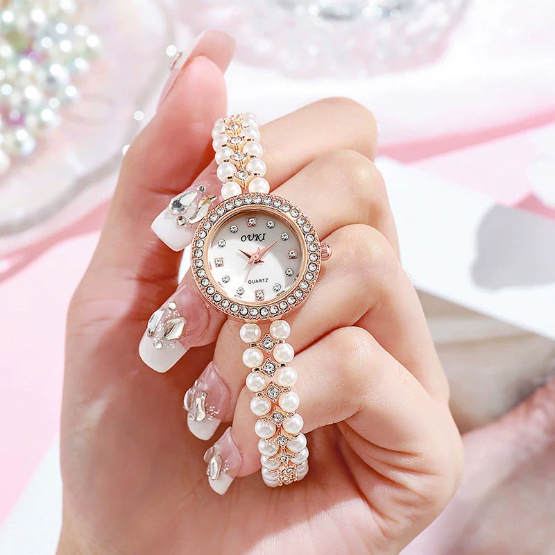 Women's Fashion Metal Alloy Stainless Steel Pearl Chain Round Dial Fritillary Pattern Watch - Image 4