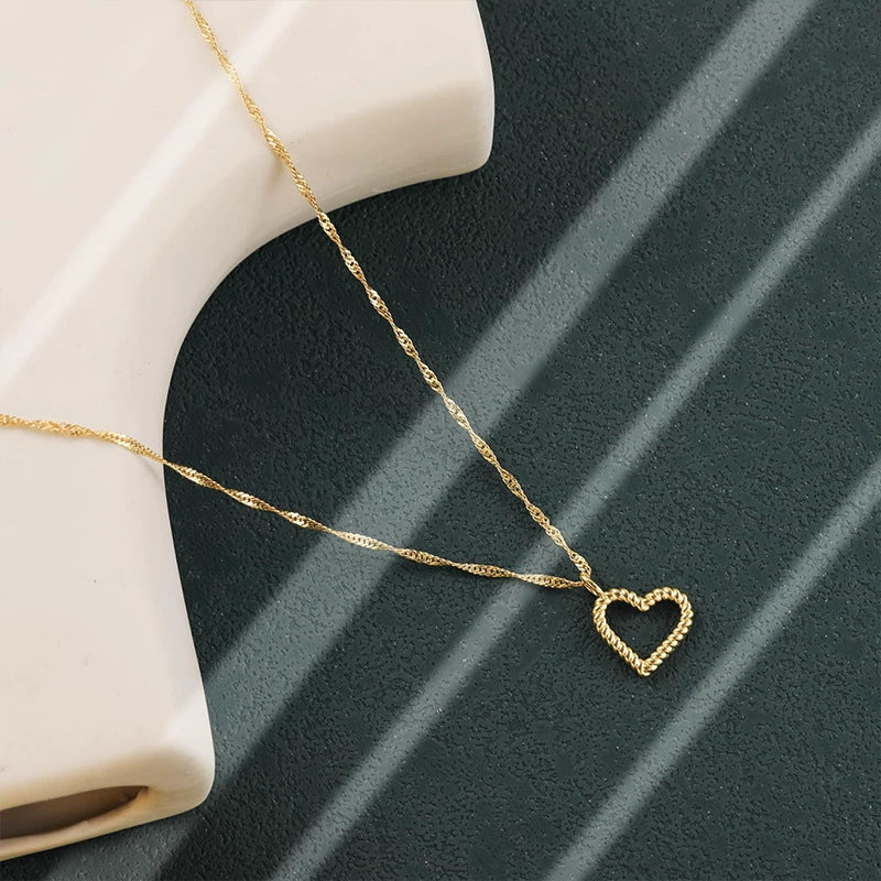 Women's Fashion Simple Light Luxury Temperament Love Double Layer Clavicle Necklace Copper Material Heart Pattern Electroplating Treatment - Image 3