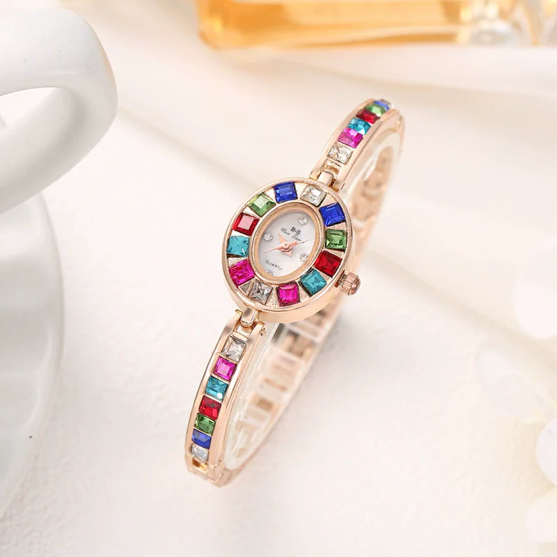 Women's Fashionable Light Luxury Quartz Wrist Watch With Alloy Material And Oval Dial - Image 2