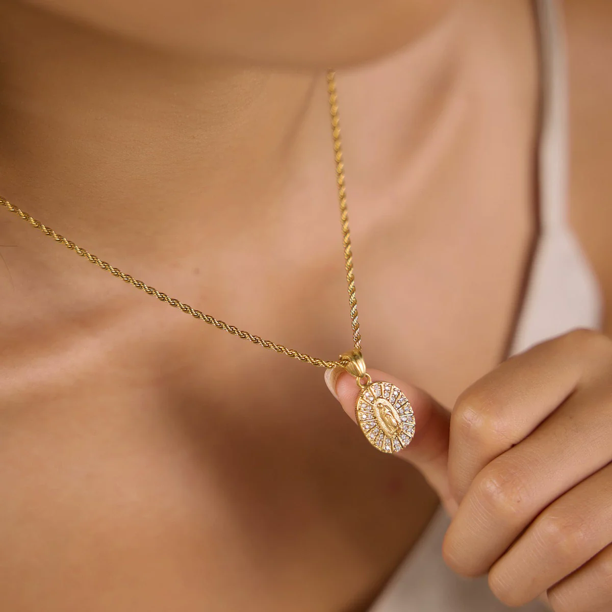 Women's Geometric Cartoon Character Stainless Steel Necklace With Pvd Furnace Vacuum Real Gold Plating - Image 4