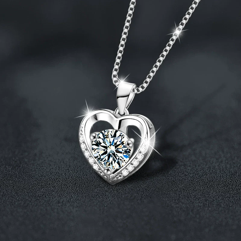Women's Highend Moissanite 925 Silver Heartshaped Pendant Necklace - Image 2
