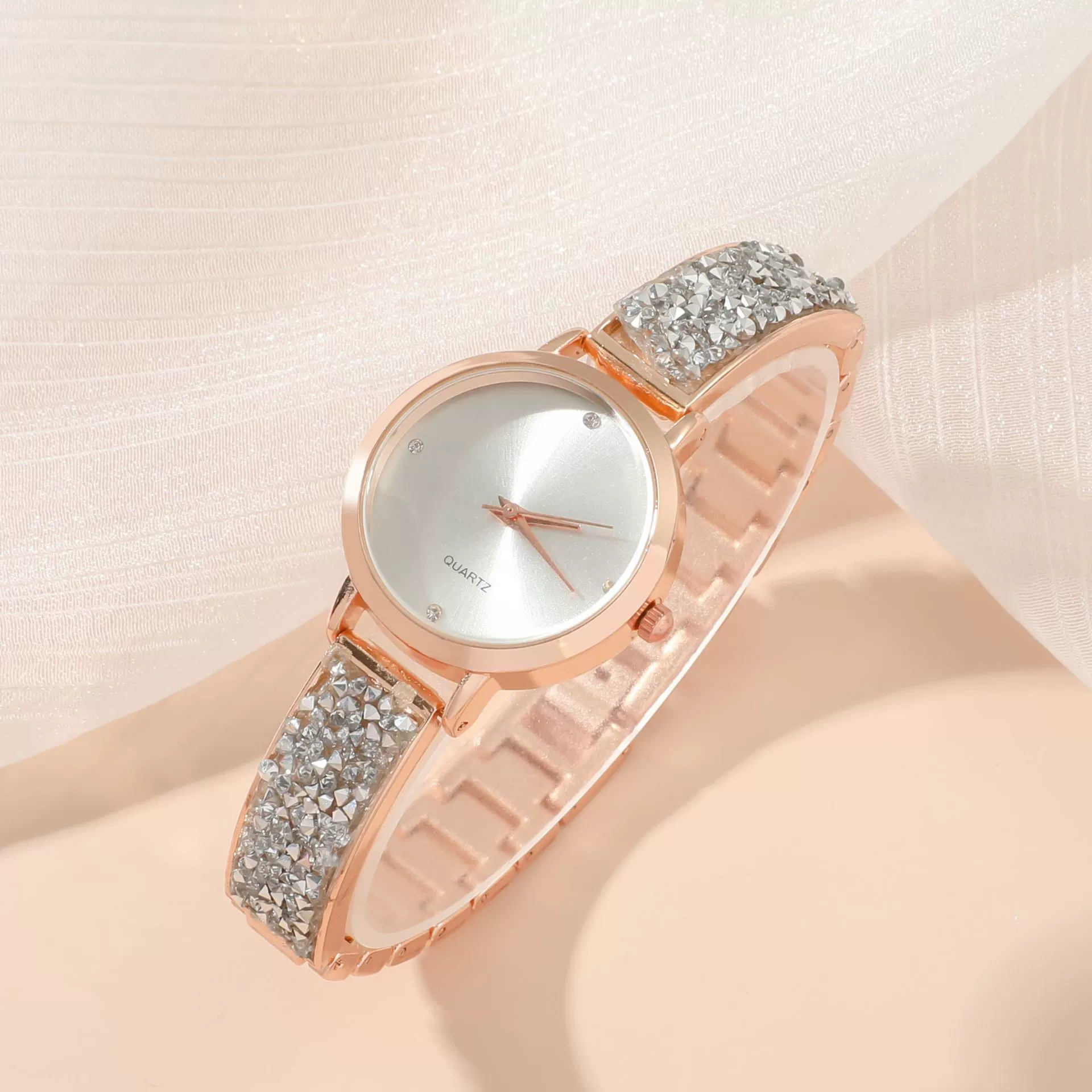 Women's Leisure Quartz Watch Stainless Steel Case And Strap Round Dial - Image 3