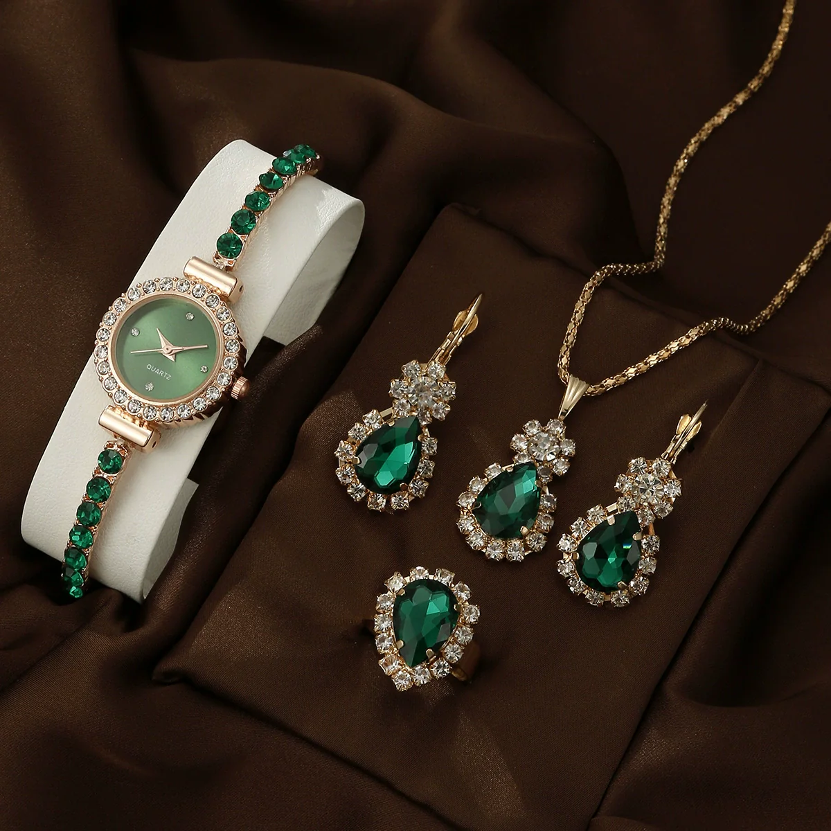 Women's Leisure Style Round Diamondencrusted Quartz Bracelet Watch And Jewelry Set With Alloy And Stainless Steel Materials - Image 4