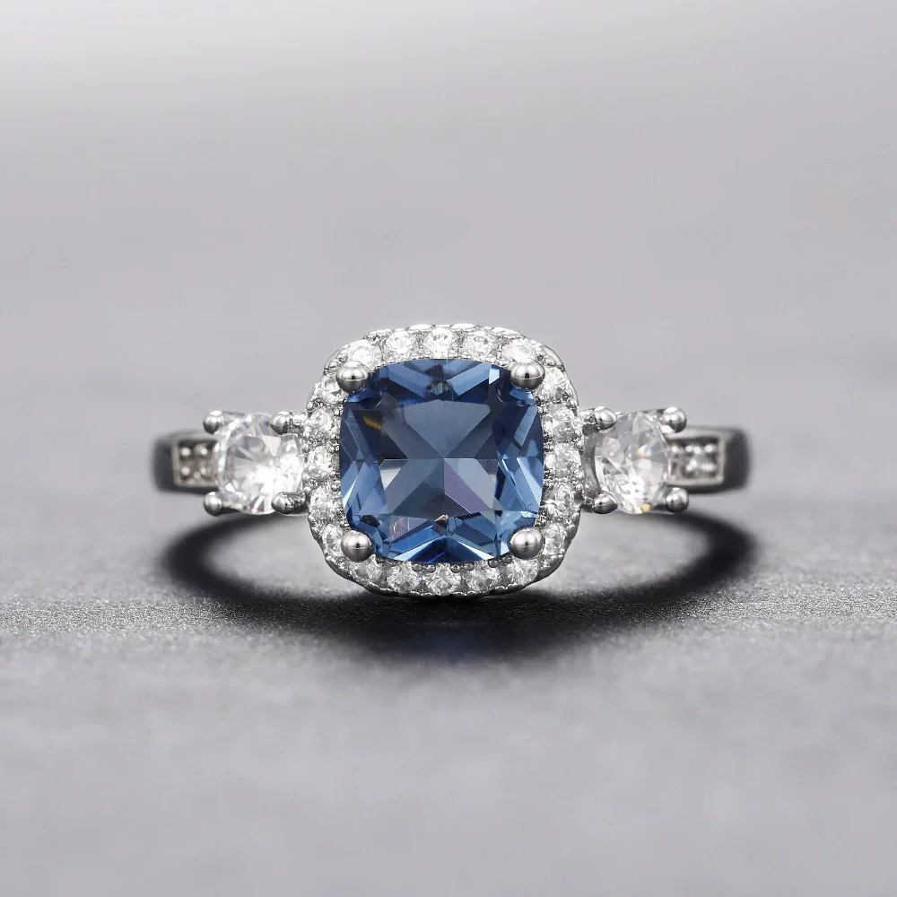 Women's Light Luxury Geometric Copper Zircon Ring - Image 4