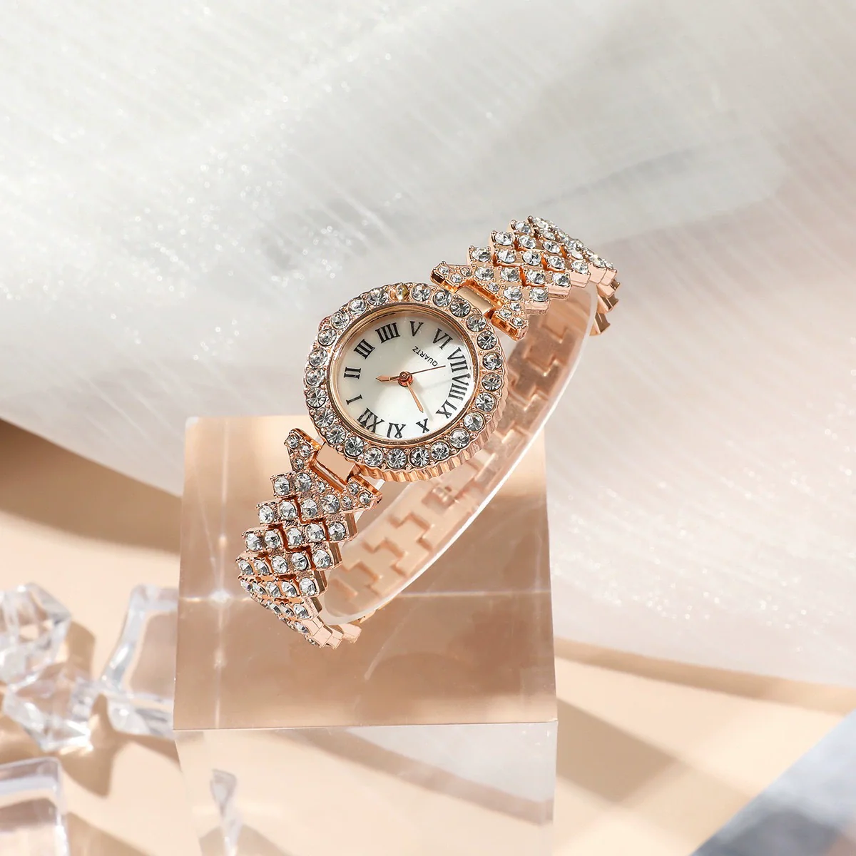 Women's Luxury Quartz Wrist Watch Alloy Material Round Dial Embedded With Diamond Fivepiece Gift Box Leisure Style - Image 4