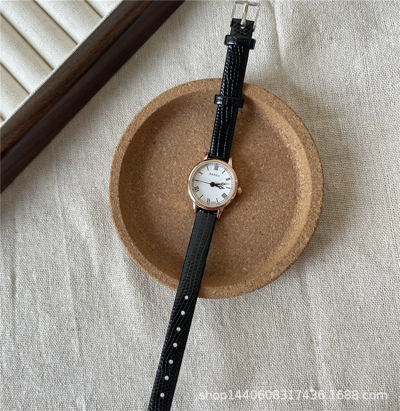 Women's Metal Case Imitation Leather Strap Round Dial Retro Fashion Watch - Image 7