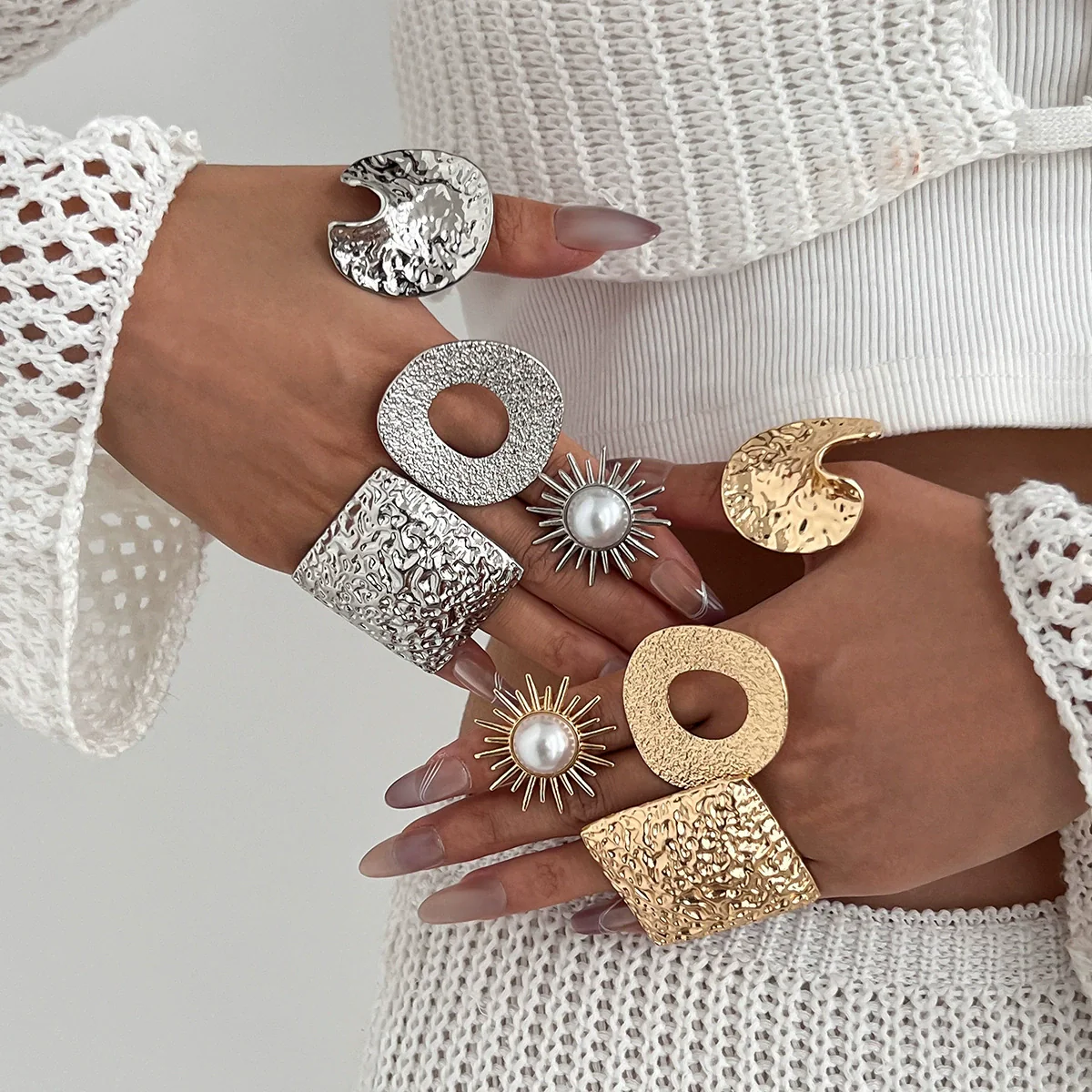 Women's Metal Geometric Open Ring With Beating Pattern And Imitation Pearl Electroplated - Image 2