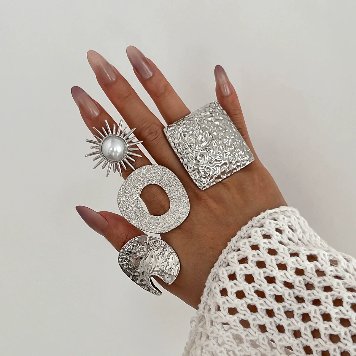 Women's Metal Geometric Open Ring With Beating Pattern And Imitation Pearl Electroplated - Image 3