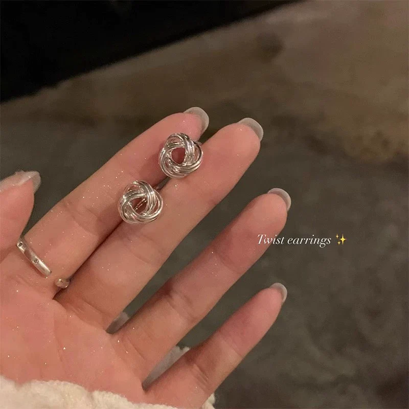 Women's Metal Geometric Style Electroplated Twist Earrings - Image 3