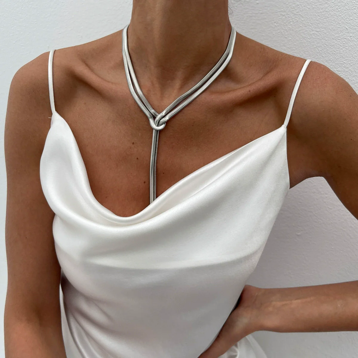 Women's Metal Geometric Woven Snake Bone Chain Clavicle Necklace With Electroplating - Image 8