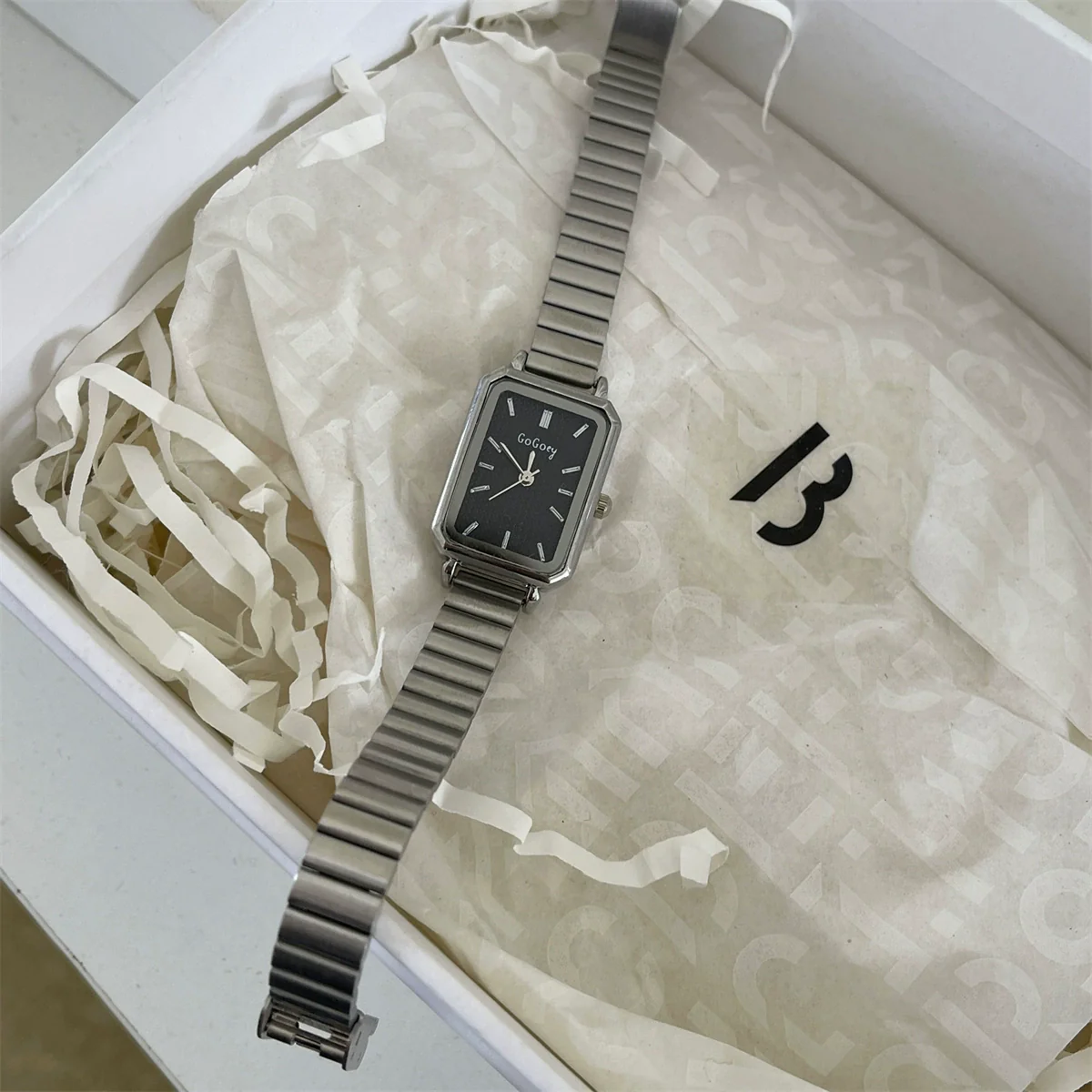 Women's Middle Ancient Style Square Alloy Watch Leisure Style - Image 12