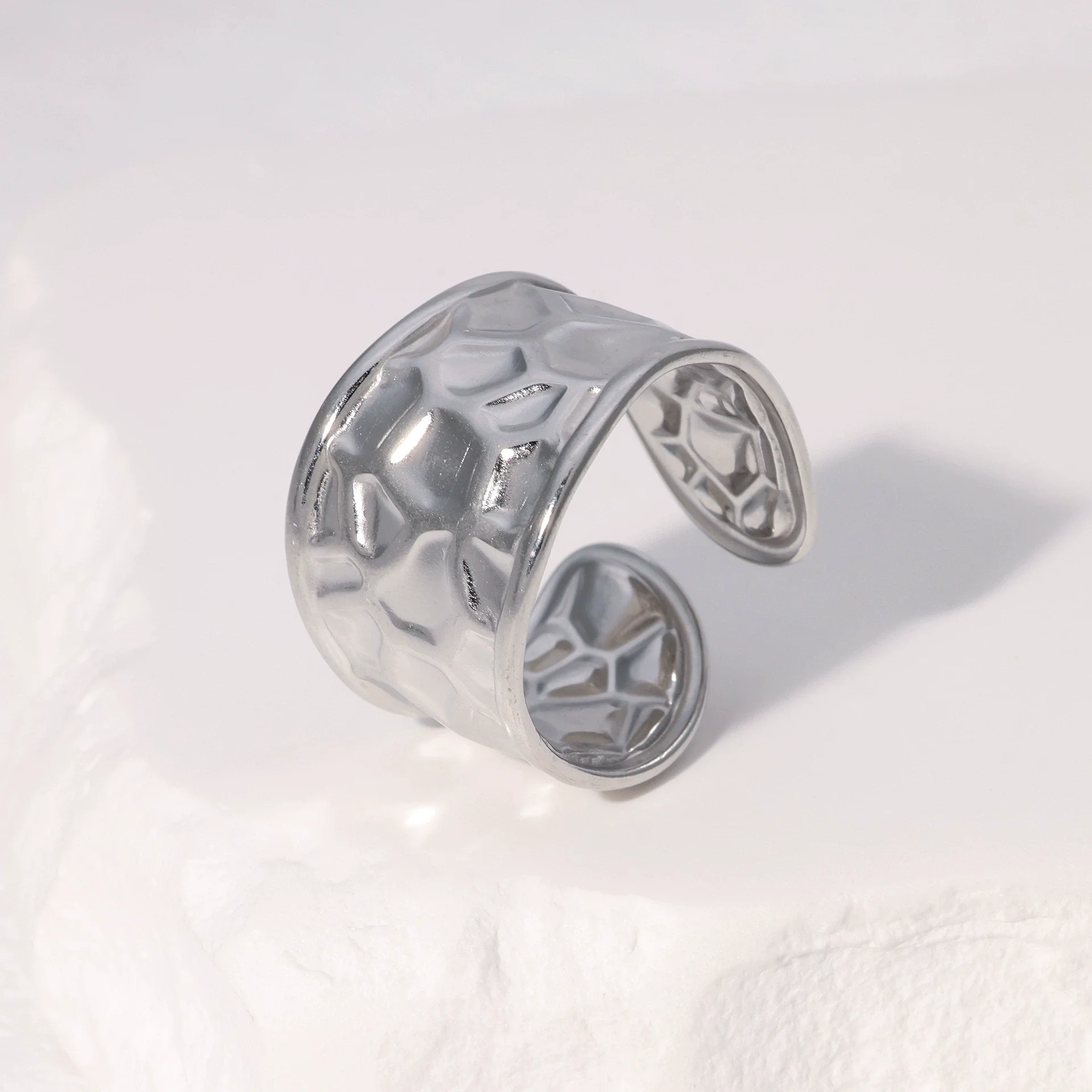 Women's Open Stainless Steel Ring With Water Ripple Light Luxury Style Electroplated - Image 3