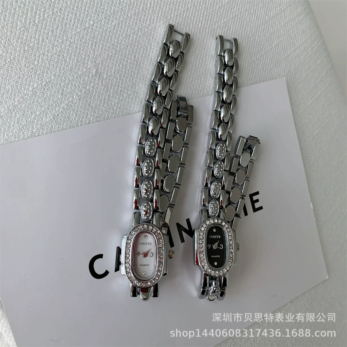 Women's Oval Alloy Bracelet Watch With Diamondencrusted Antique And Fashion Style - Image 2
