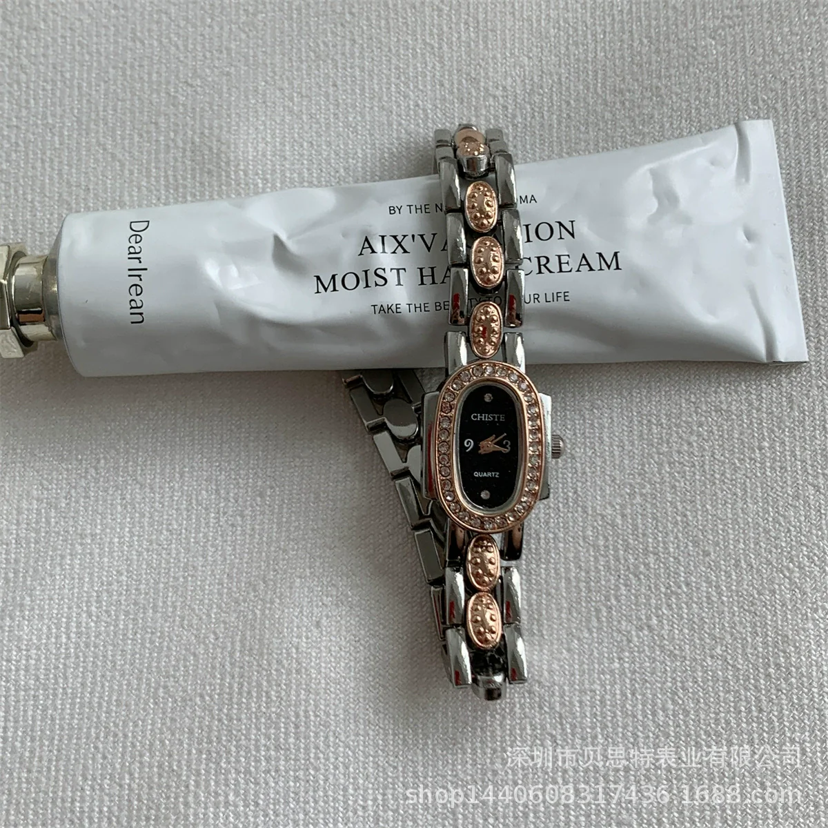 Women's Oval Alloy Bracelet Watch With Diamondencrusted Antique And Fashion Style - Image 5