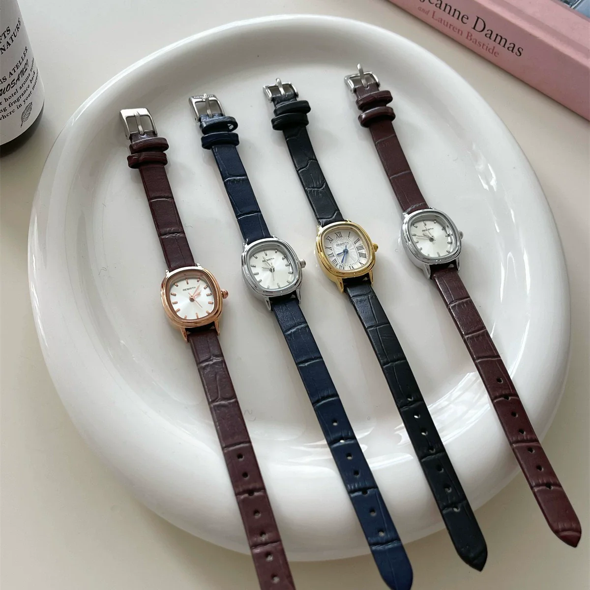 Women's Oval Alloy Case Quartz Watch With Pu Leather Belt And Stainless Steel Horseshoe Buckle Printed Logo Onion Crown Mineral Reinforced Glass Mirror - Image 5