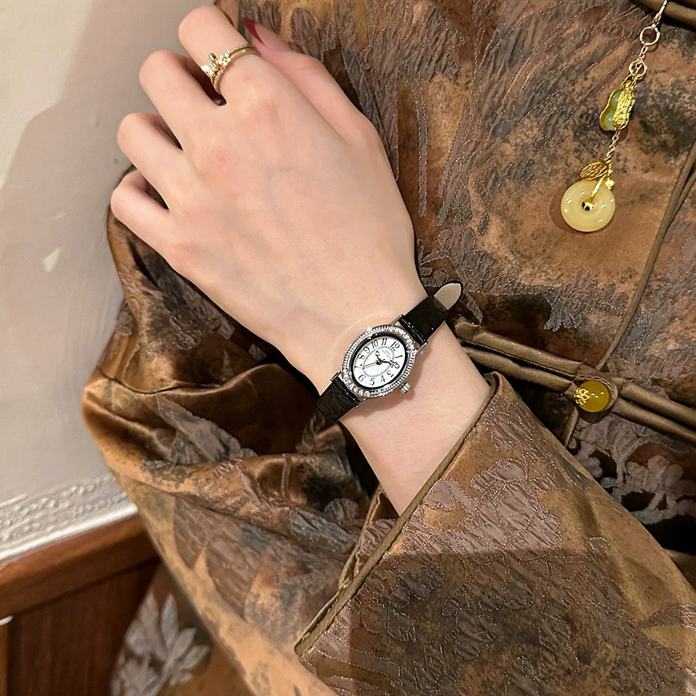 Women's Oval Dial Alloy Case Genuine Leather Strap Stainless Steel Buckle Waterproof Retro Exquisite Watch With Mineral Reinforced Glass Mirror - Image 2