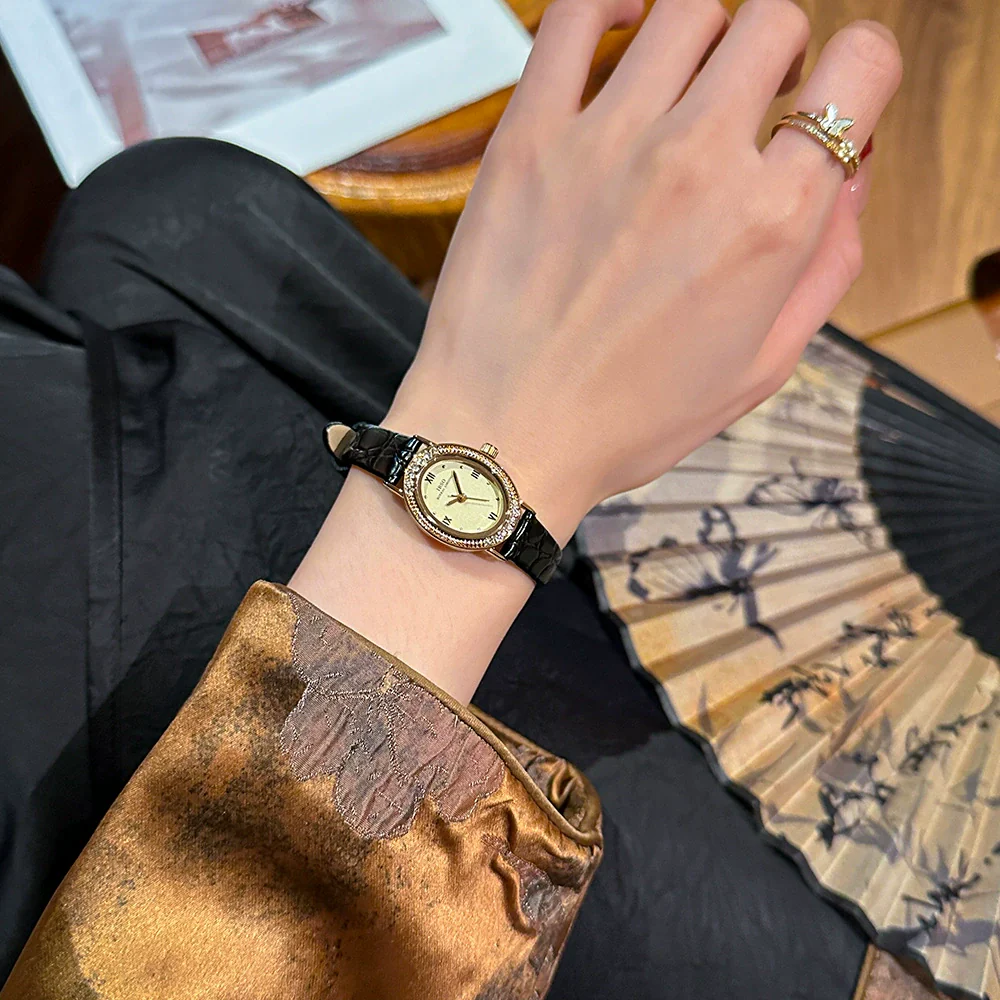 Women's Oval Dial Alloy Case Genuine Leather Strap Stainless Steel Buckle Waterproof Retro Exquisite Watch With Mineral Reinforced Glass Mirror - Image 4