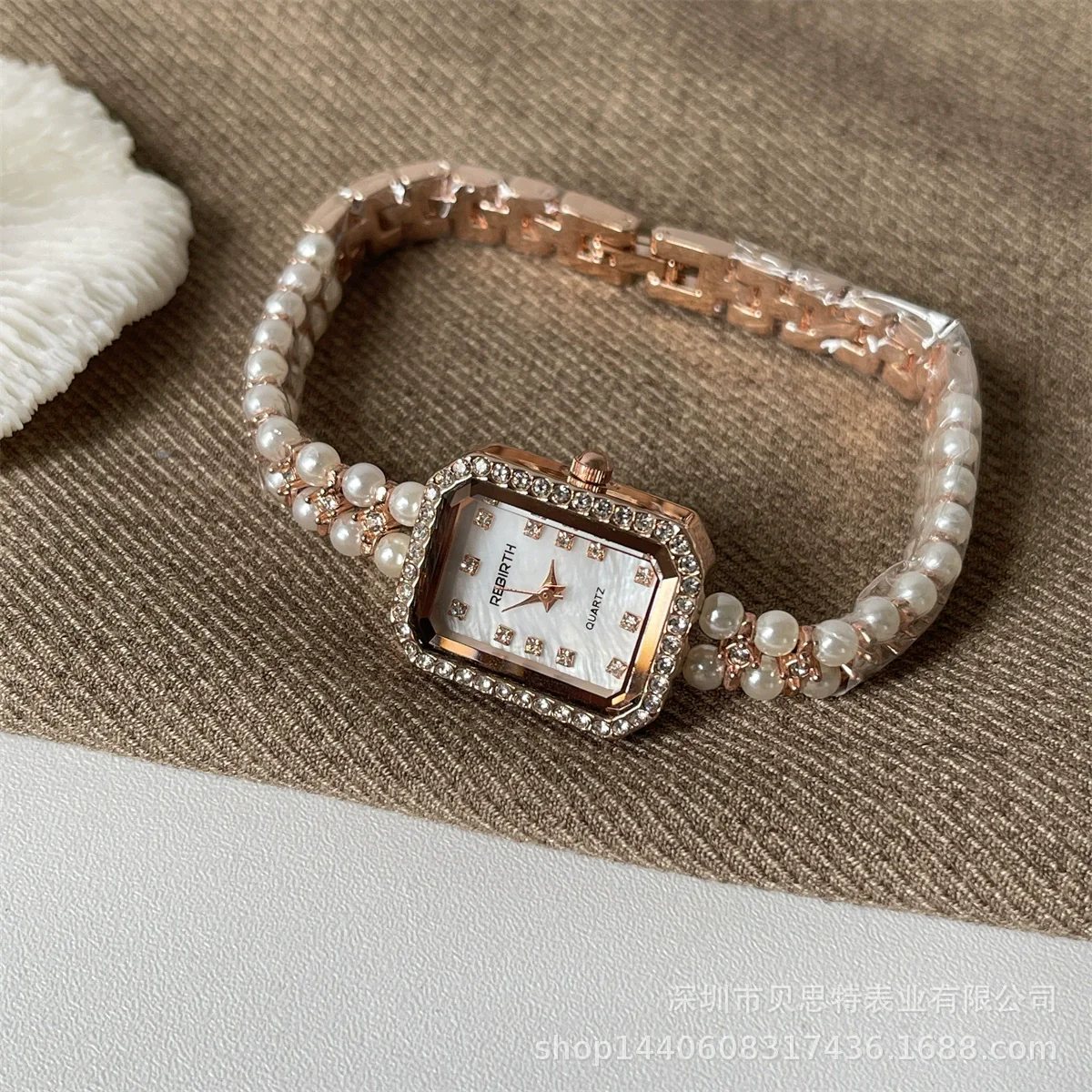 Women's Pearl Alloy Square Vintage Fashion Bracelet Watch With Stainless Steel Buckle And Plain Glass Mirror - Image 2