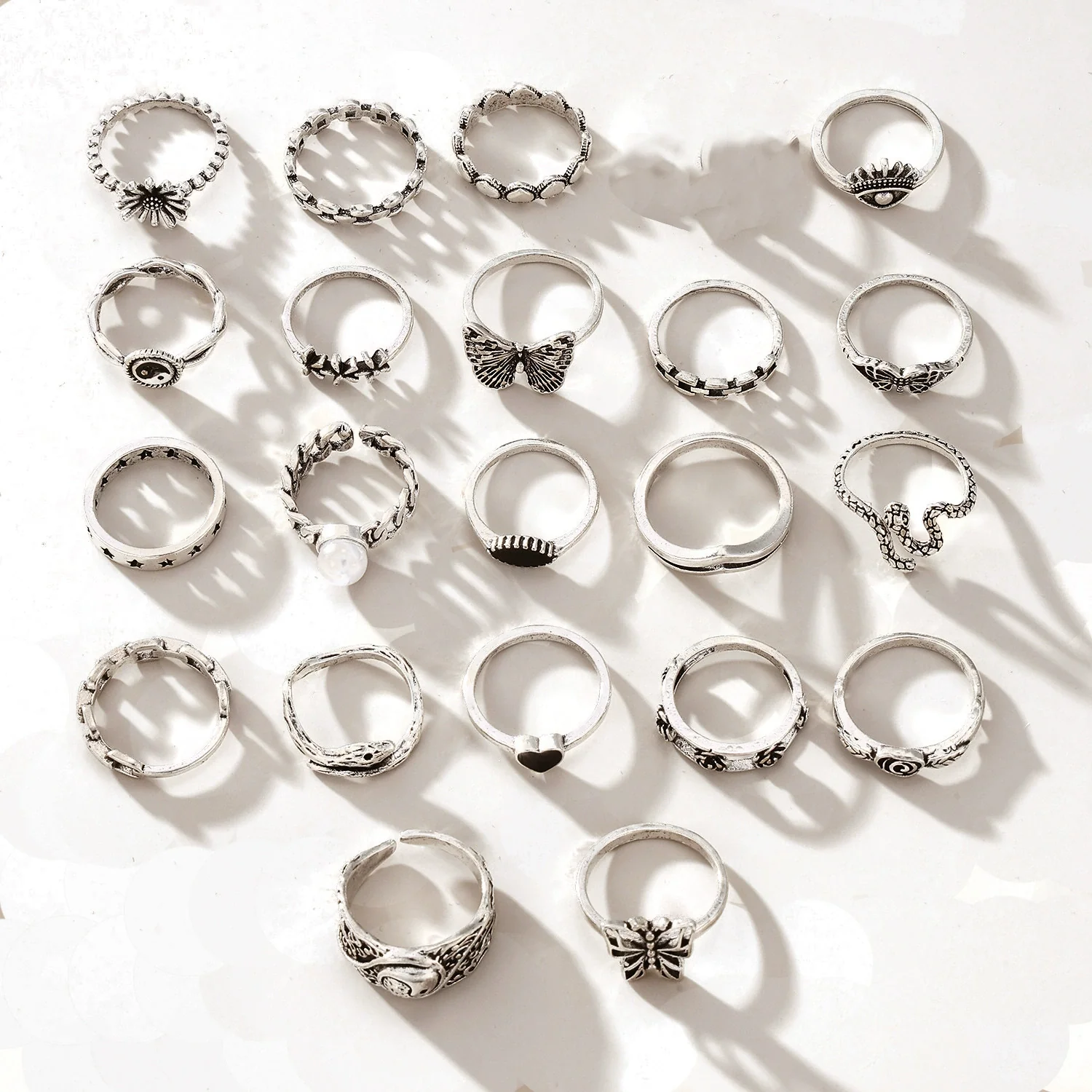 Women's Punk Dark Metal Butterfly Skull Hollow Geometric Face Ring Multipiece Set With Electroplating - Image 5