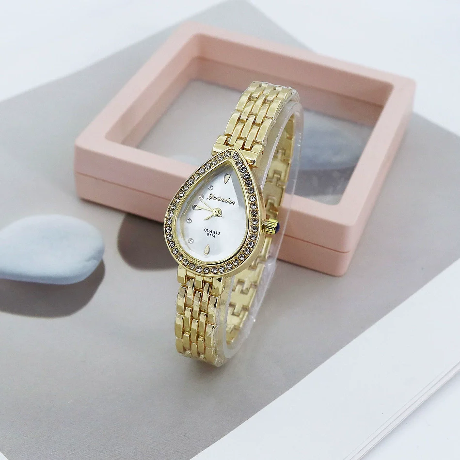 Women's Quartz Bracelet Watch Alloy Rhombus Medieval Style - Image 6