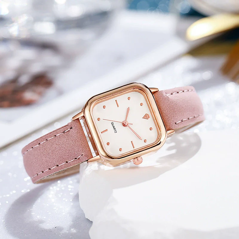 Women's Quartz Watch Alloy Case Pu Strap Squareshaped Reengraved Casual Style
