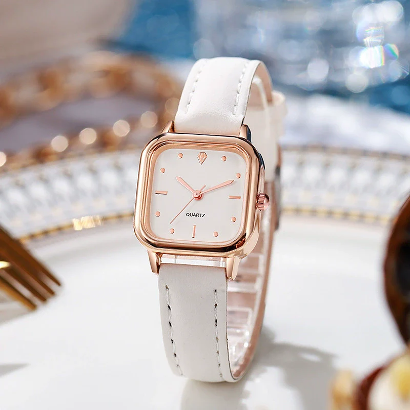 Women's Quartz Watch Alloy Case Pu Strap Squareshaped Reengraved Casual Style - Image 2