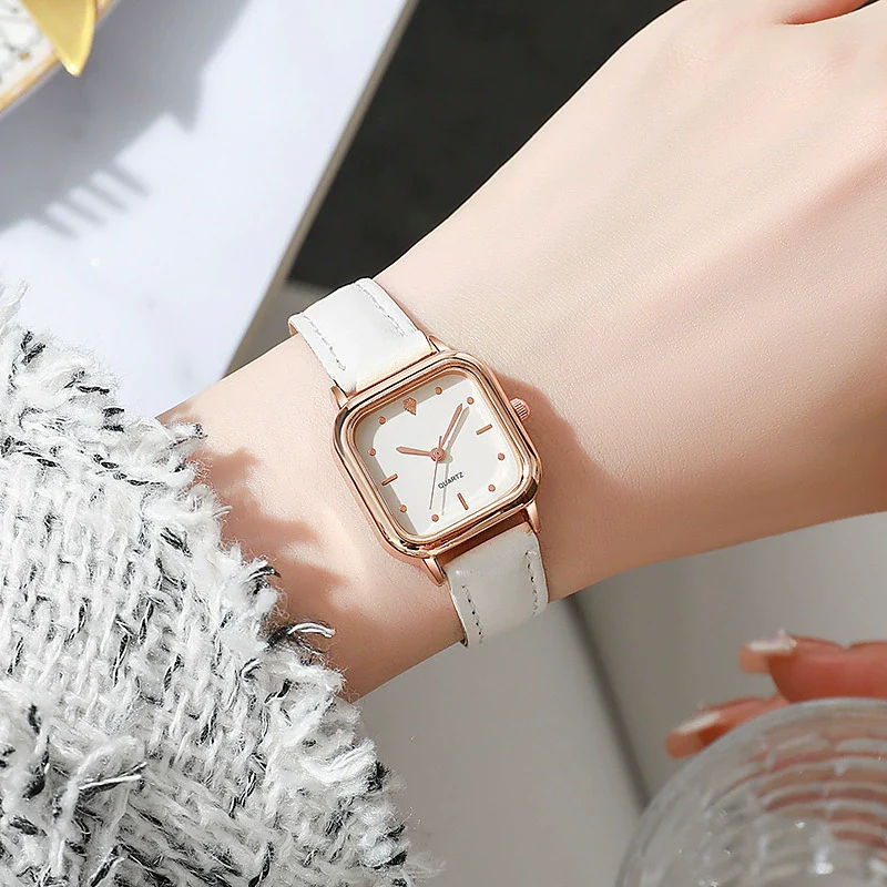 Women's Quartz Watch Alloy Case Pu Strap Squareshaped Reengraved Casual Style - Image 3