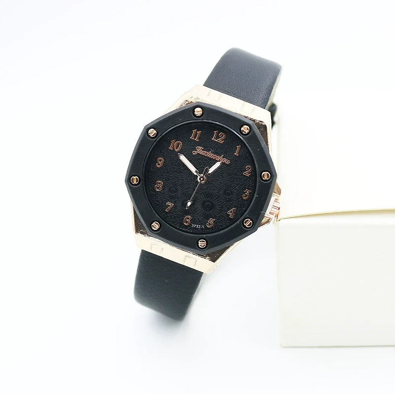Women's Quartz Watch Leather Pu Alloy Mineral Strengthened Glass Mirror Rhombus Dial Leisure Style - Image 4