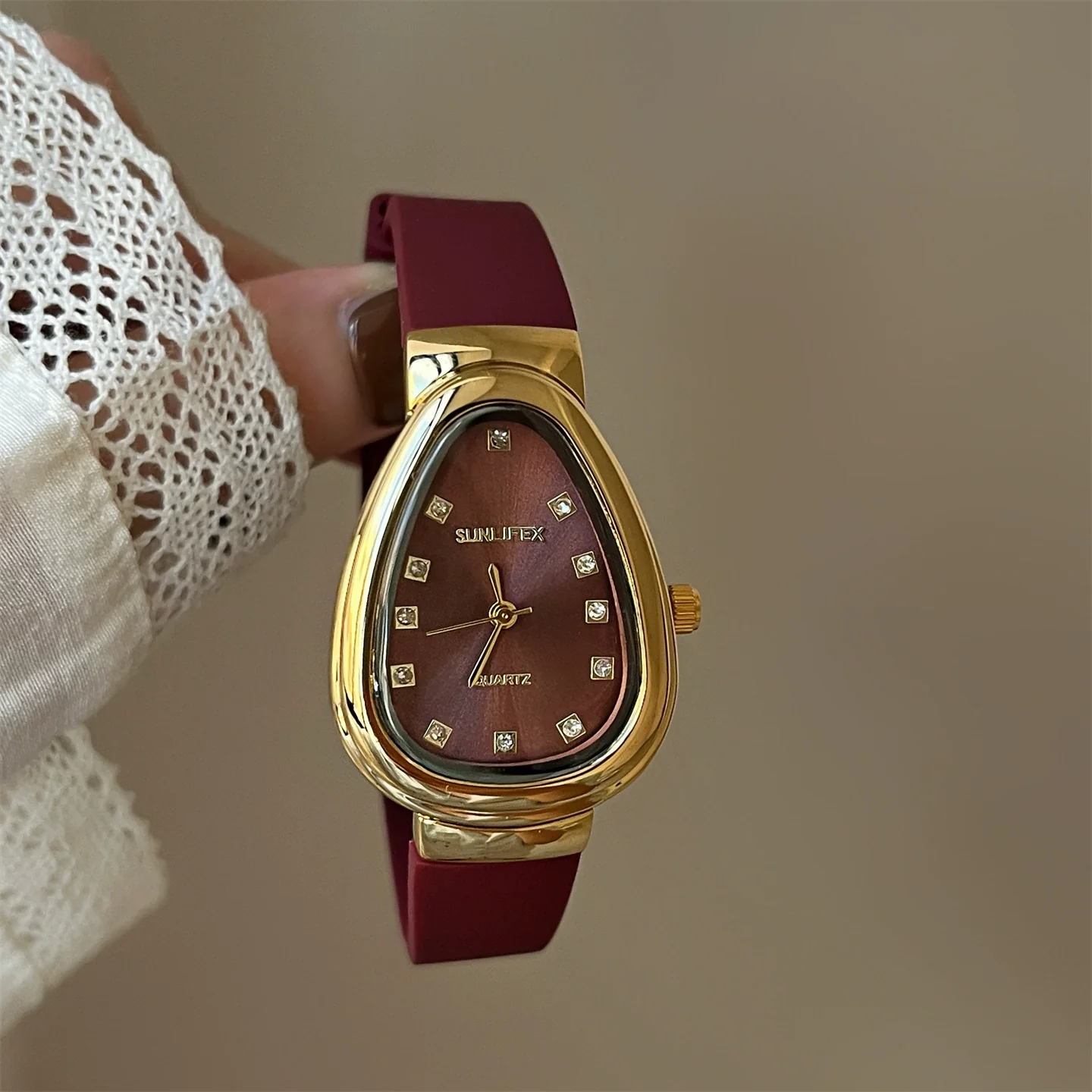 Women's Retro Light Luxury Silicone Alloy Watch With Snake Head Design - Image 2