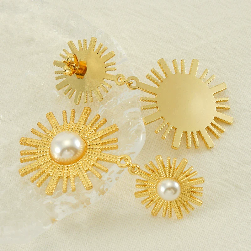 Women's Retro Round Sunflower Pearl 316L Stainless Steel 18K Goldplated Electroplated Earrings With Geometric And Floral Patterns - Image 3