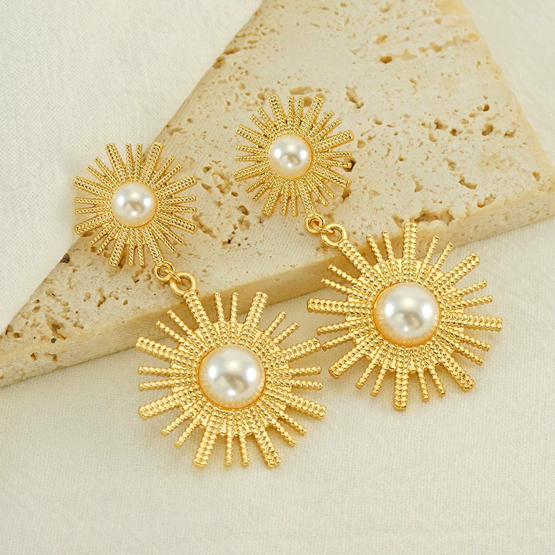Women's Retro Round Sunflower Pearl 316L Stainless Steel 18K Goldplated Electroplated Earrings With Geometric And Floral Patterns - Image 4