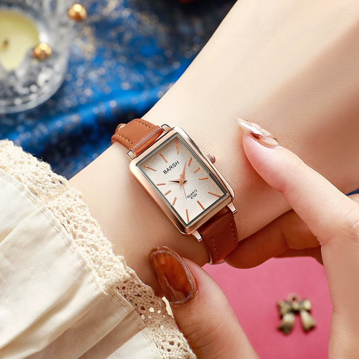 Women's Retro Style Square Zinc Alloy Case And Alloy Strap Quartz Watch - Image 2