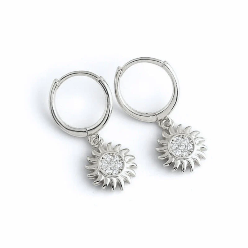 Women's Silver Needle Copper Flower And Geometric Style Earrings - Image 5