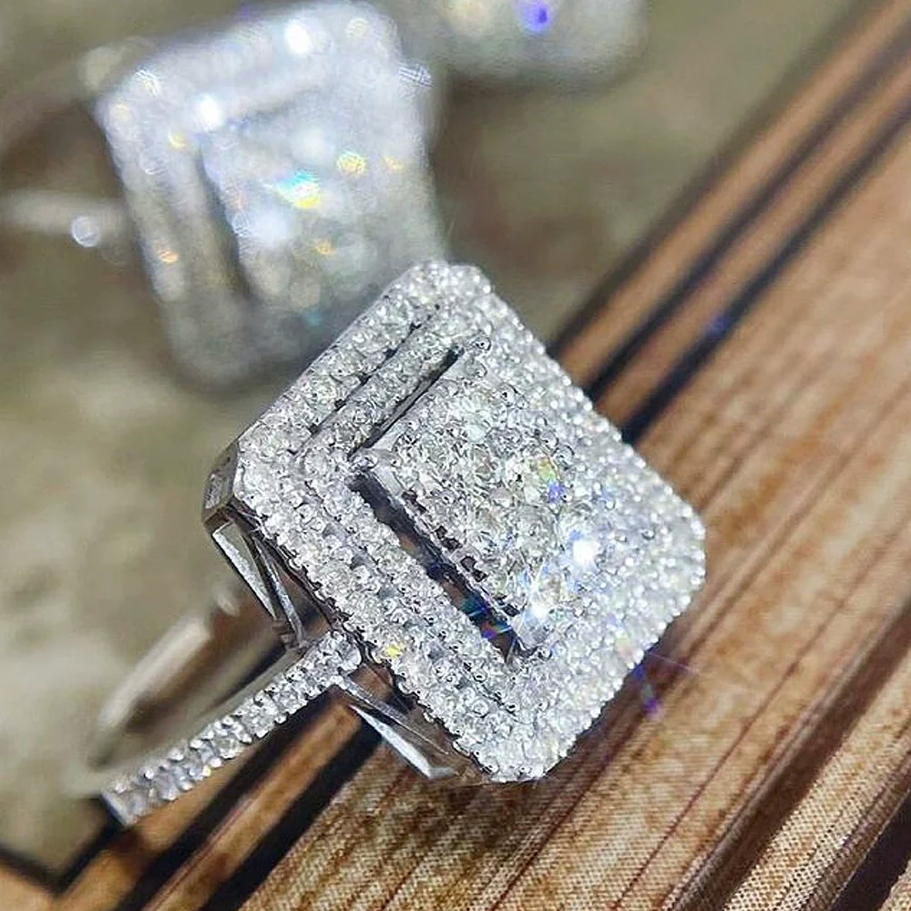 Women's Simple Geometric Copper Zircon Microset Ring - Image 3