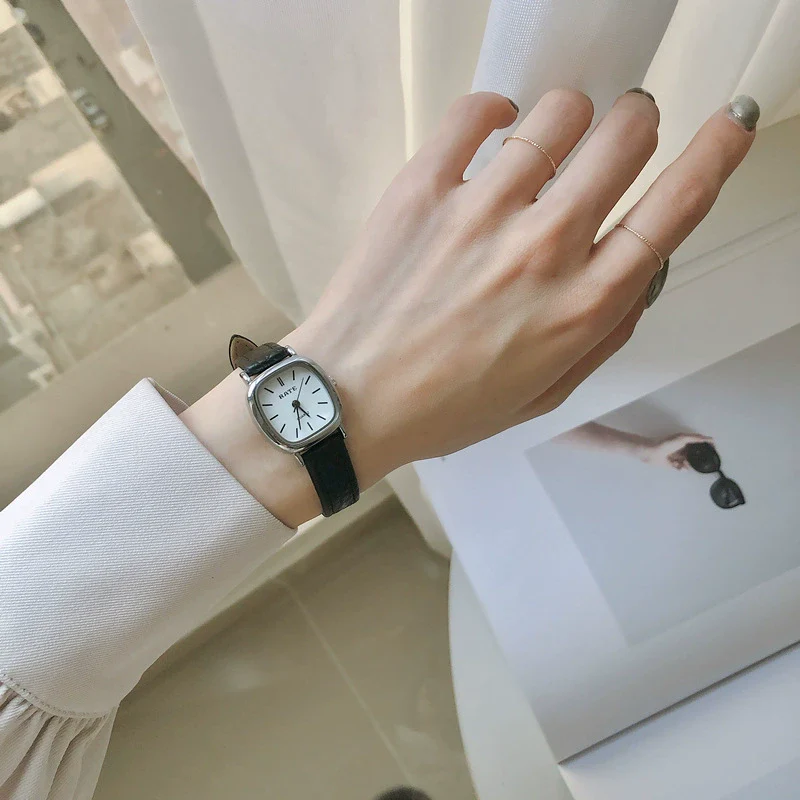 Women's Square Alloy Case Imitation Leather Strap Simple Retro Leisure Watch - Image 2