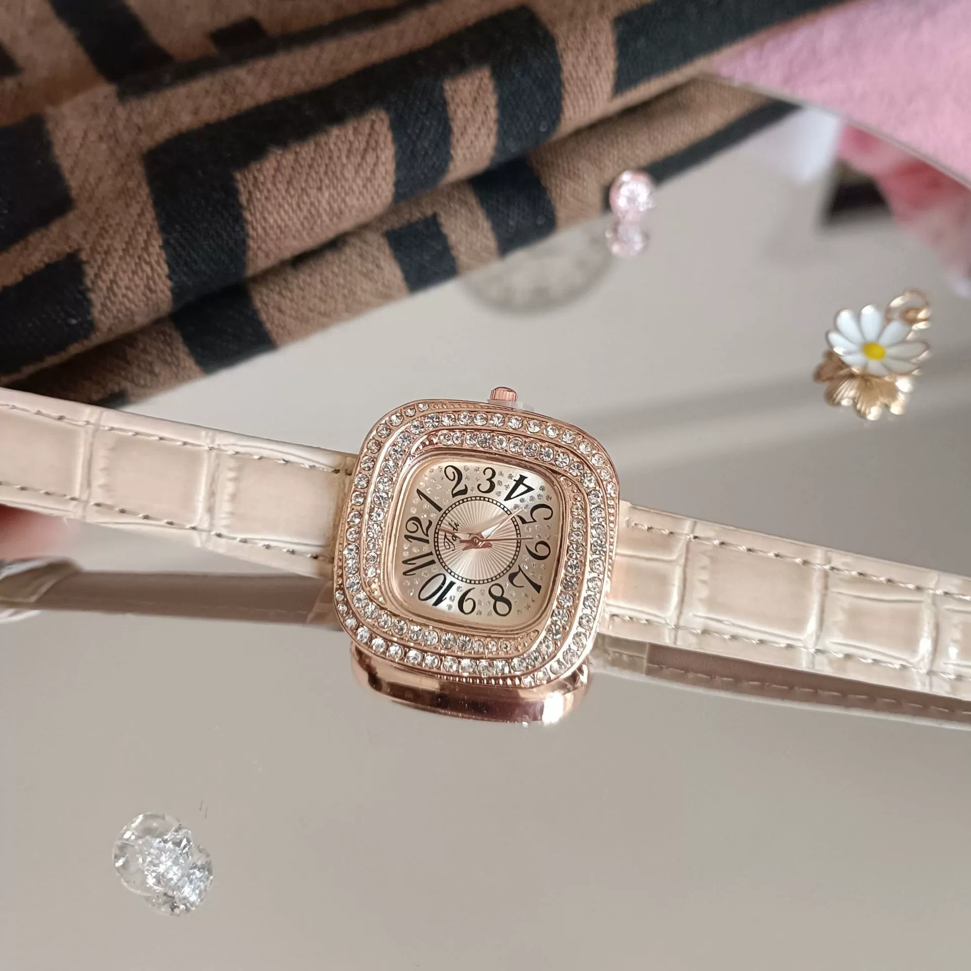 Women's Square Alloy Quartz Watch With Rhinestones And Pu Strap