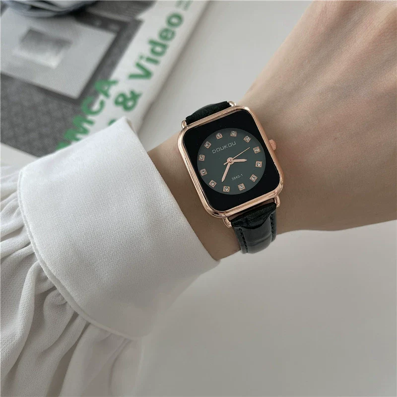 Women's Square Alloy Watch With Ordinary Glass Mirror And Diamond Design Simple Fashion And Leisure Style - Image 6