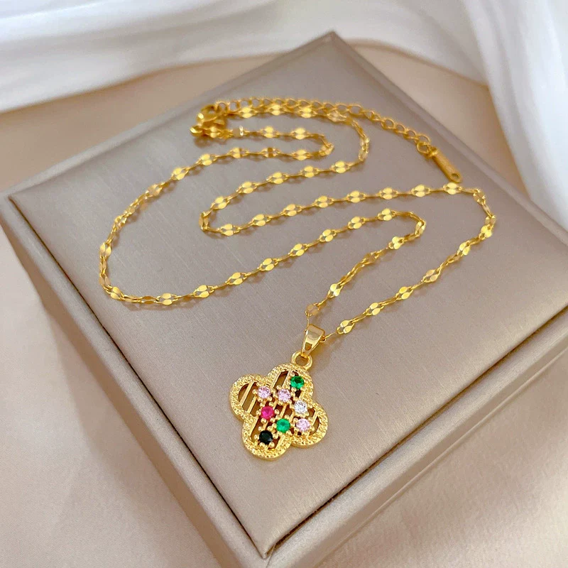 Women's Stainless Steel And Copper Fourleaf Flower Geometric Necklace With Electroplating - Image 3
