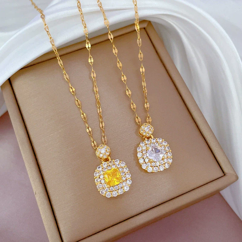 Women's Stainless Steel Geometric Light Luxury Style Micro Diamond Necklace